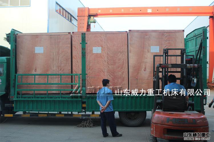 出口搖臂鉆床發(fā)貨