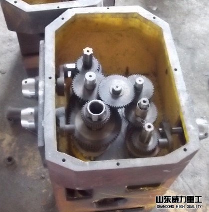 搖臂鉆床齒輪箱