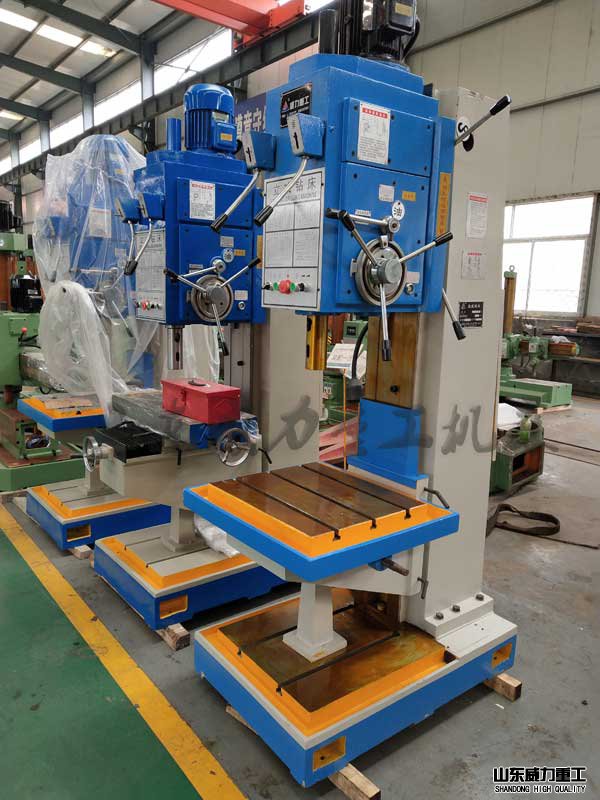 立式鉆床側(cè)視圖