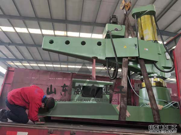 Z3080搖臂鉆床裝車(chē)現(xiàn)場(chǎng)圖