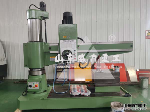 Z3063搖臂鉆床車間現(xiàn)貨圖